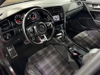 Vendo Volkswagen Golf 2015 - 22990 EUR, 173306 km - AUTO.MOTO.pt