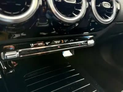 Sell Mercedes-Benz CLA 200 2020 - 32950 EUR, 76000 km - AUTO.MOTO.pt