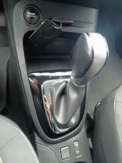 Vendo Renault Captur 2016 - 12490 EUR, 138211 km - AUTO.MOTO.pt