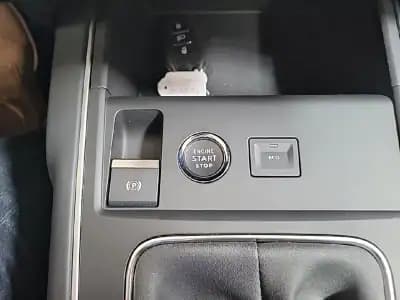 Sell Citroën C5 Aircross 2024 - 25700 EUR, 26251 km - AUTO.MOTO.pt