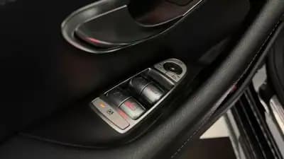 Sell Mercedes-Benz E 300 2022 - 42990 EUR, 90455 km - AUTO.MOTO.pt