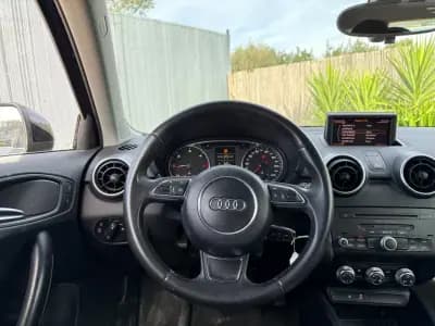 Vendo Audi A1 2011 - 10900 EUR, 118000 km - AUTO.MOTO.pt