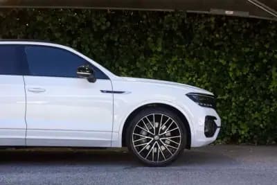 Vendo Volkswagen Touareg 2021 - 59900 EUR, 55000 km - AUTO.MOTO.pt