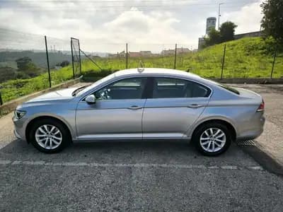 Vendo Volkswagen Passat 2019 - 18950 EUR, 155079 km - AUTO.MOTO.pt