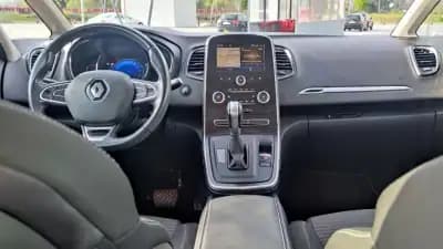 Vendo Renault Scénic 2017 - 12990 EUR, 172302 km - AUTO.MOTO.pt