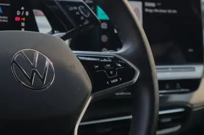 Vendo Volkswagen ID.3 2024 - 29990 EUR, 15120 km - AUTO.MOTO.pt