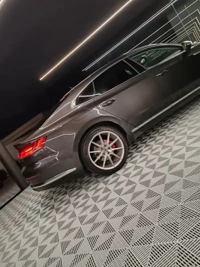 Vendo Volkswagen Arteon 2018 - 19900 EUR, 197000 km - AUTO.MOTO.pt