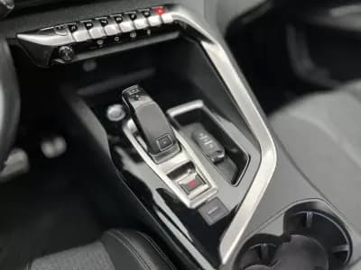 Sell Peugeot 3008 2018 - 21990 EUR, 130000 km - AUTO.MOTO.pt