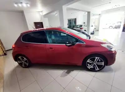 Sell Peugeot 208 2018 - 12490 EUR, 61000 km - AUTO.MOTO.pt