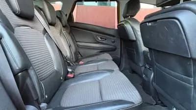 Vendo Renault Scénic 2019 - 16900 EUR, 69000 km - AUTO.MOTO.pt
