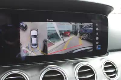 Vendo Mercedes-Benz E 220 2021 - 36900 EUR, 78024 km - AUTO.MOTO.pt