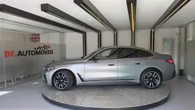 Vendo BMW i4 2022 - 55900 EUR, 33929 km - AUTO.MOTO.pt