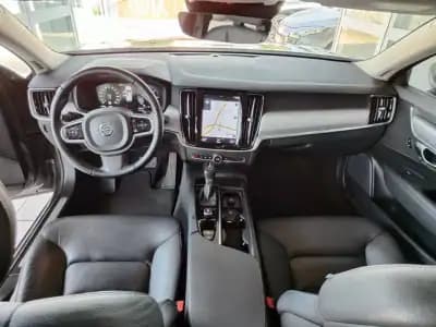 Sell Volvo V90 2018 - 20990 EUR, 188000 km - AUTO.MOTO.pt