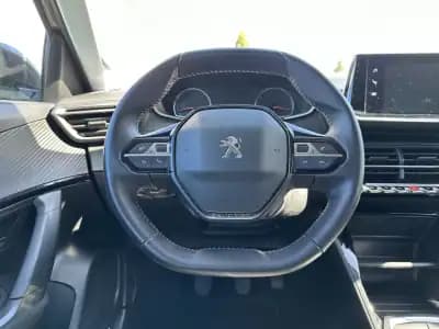 Vendo Peugeot 2008 2021 - 16500 EUR, 170000 km - AUTO.MOTO.pt