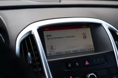 Sell Opel Astra Sports Tourer 2015 - 7999 EUR, 278000 km - AUTO.MOTO.pt