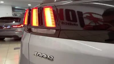 Vendo Peugeot 3008 2019 - 18990 EUR, 94948 km - AUTO.MOTO.pt