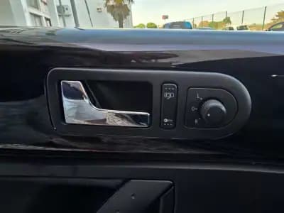 Vendo Volkswagen New Beetle Cabriolet 2010 - 9950 EUR, 117000 km - AUTO.MOTO.pt