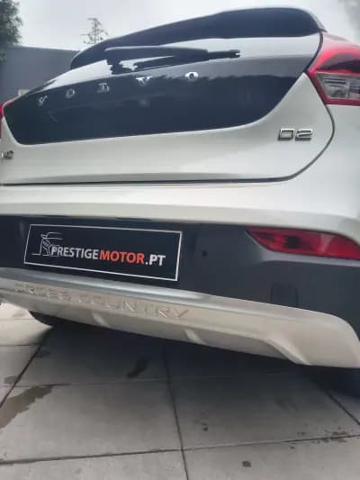 Vendo Volvo V40 Cross Country 2015 - 13900 EUR, 162000 km - AUTO.MOTO.pt