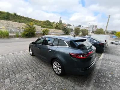 Vendo Renault Mégane Sport Tourer 2018 - 13750 EUR, 189000 km - AUTO.MOTO.pt