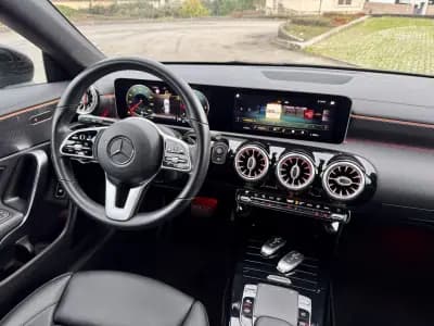 Sell Mercedes-Benz CLA 180 2019 - 26500 EUR, 80000 km - AUTO.MOTO.pt