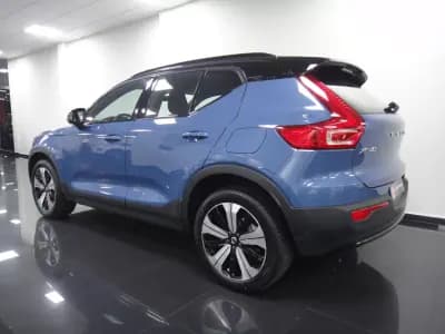 Vendo Volvo XC 40 2022 - 26990 EUR, 111000 km - AUTO.MOTO.pt