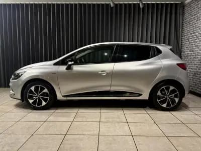 Vendo Renault Clio 2018 - 10999 EUR, 89000 km - AUTO.MOTO.pt