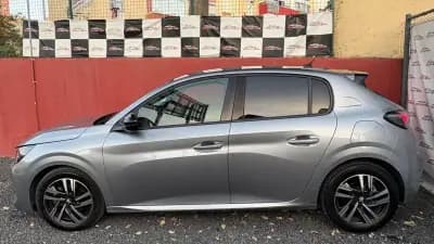 Vendo Peugeot 208 2023 - 14900 EUR, 13500 km - AUTO.MOTO.pt