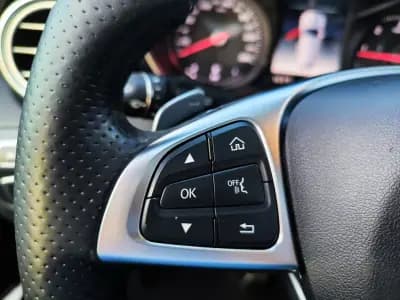 Vendo Mercedes-Benz GLC 220 2018 - 29950 EUR, 198985 km - AUTO.MOTO.pt