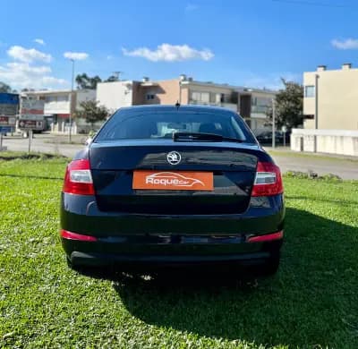 Vendo Skoda Octavia 2016 - 10500 EUR, 200000 km - AUTO.MOTO.pt