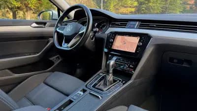 Vendo Volkswagen Passat Variant 2021 - 20900 EUR, 148000 km - AUTO.MOTO.pt