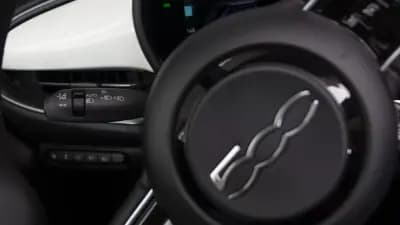 Vendo Fiat 500e C 2024 - 19900 EUR, 15000 km - AUTO.MOTO.pt