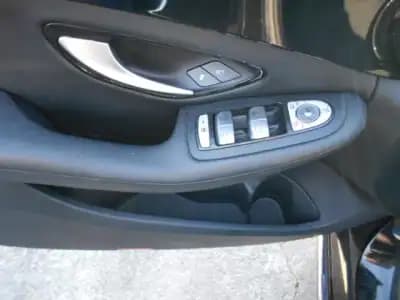 Sell Mercedes-Benz C 200 2015 - 19500 EUR, 158413 km - AUTO.MOTO.pt