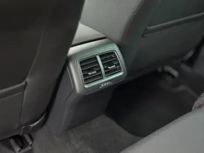 Vendo Volkswagen Golf 2019 - 27990 EUR, 110000 km - AUTO.MOTO.pt