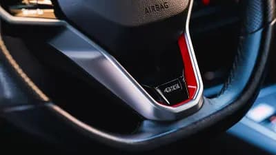 Sell Volkswagen Golf 2020 - 33000 EUR, 66500 km - AUTO.MOTO.pt