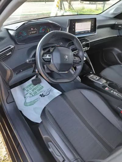 Sell Peugeot e-208 2022 - 20980 EUR, 19000 km - AUTO.MOTO.pt
