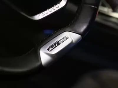 Sell Peugeot 3008 2017 - 19900 EUR, 114000 km - AUTO.MOTO.pt