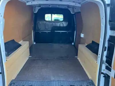 Vendo Renault Kangoo 2018 - 14500 EUR, 101052 km - AUTO.MOTO.pt