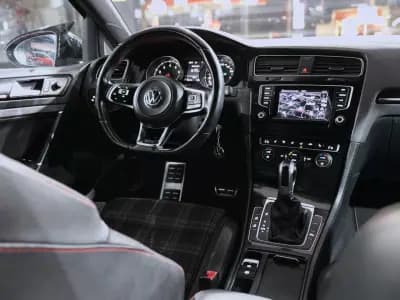 Vendo Volkswagen Golf 2015 - 22990 EUR, 173306 km - AUTO.MOTO.pt