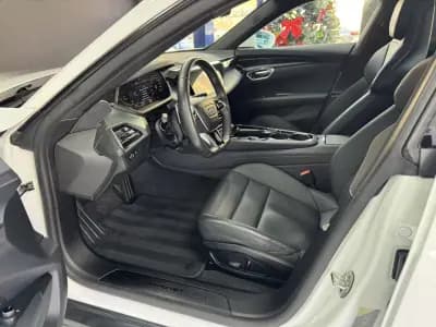 Vendo Audi e-tron GT 2023 - 62500 EUR, 53927 km - AUTO.MOTO.pt