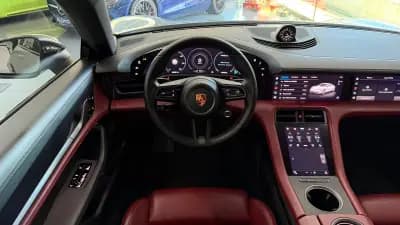 Vendo Porsche Taycan 2020 - 72000 EUR, 96306 km - AUTO.MOTO.pt