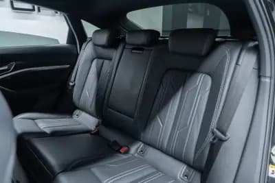 Vendo Audi Q8 e-Tron Sportback 2023 - 49950 EUR, 55000 km - AUTO.MOTO.pt