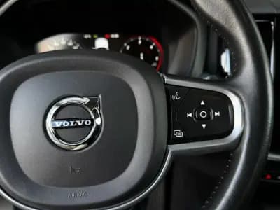 Vendo Volvo XC 60 2021 - 31990 EUR, 140750 km - AUTO.MOTO.pt