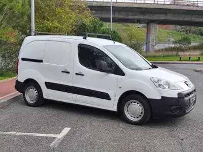 Vendo Peugeot Partner 2010 - 5480 EUR, 286000 km - AUTO.MOTO.pt