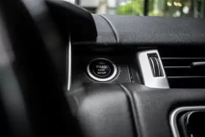 Vendo Land Rover Range Rover Sport 2018 - 41990 EUR, 170206 km - AUTO.MOTO.pt