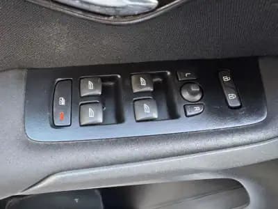 Sell Volvo V40 Cross Country 2014 - 13500 EUR, 149000 km - AUTO.MOTO.pt