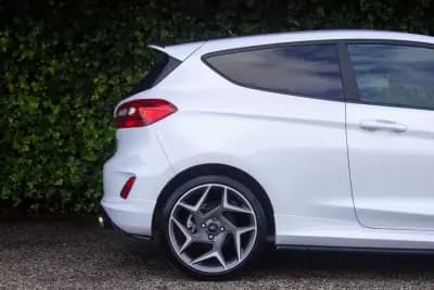 Vendo Ford Fiesta 2019 - 19900 EUR, 110400 km - AUTO.MOTO.pt