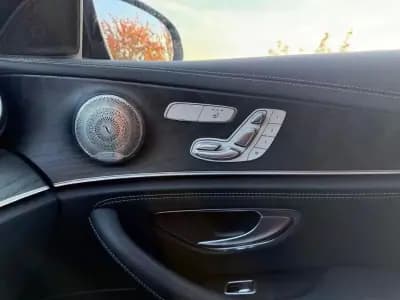 Sell Mercedes-Benz E 300 2020 - 32899 EUR, 142500 km - AUTO.MOTO.pt