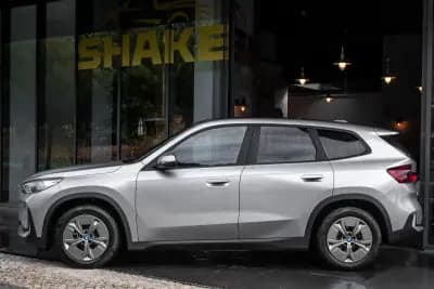 Vendo BMW iX1 2023 - 38990 EUR, 28822 km - AUTO.MOTO.pt