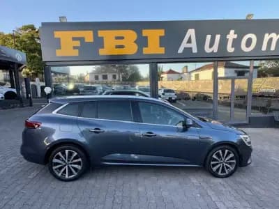 Sell Renault Mégane Sport Tourer 2021 - 21000 EUR, 62000 km - AUTO.MOTO.pt