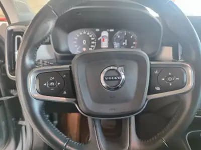 Vendo Volvo XC 40 2019 - 23850 EUR, 132000 km - AUTO.MOTO.pt